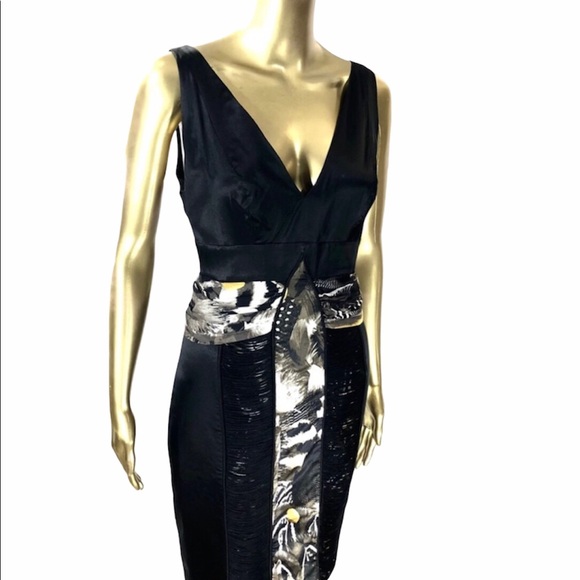 NWT ; Sophisticated, alluring and classic Bebe Sleeveless Deep V-Neck Dress. - Picture 1 of 8